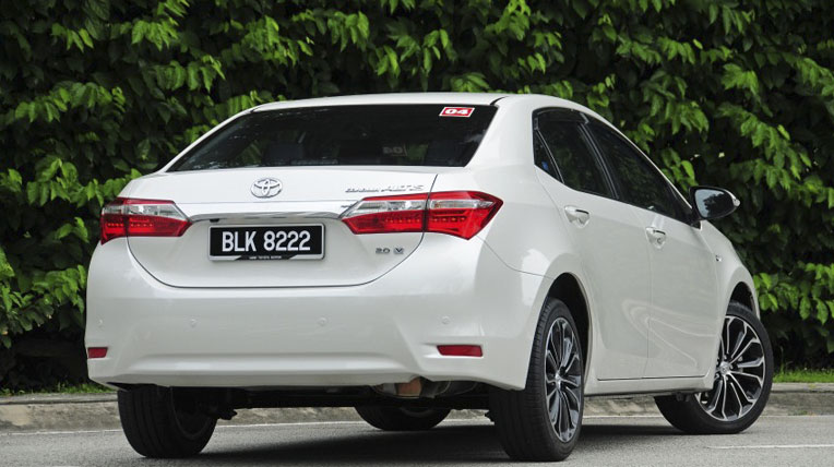 toyota-corolla-altis-2014 (2).jpg