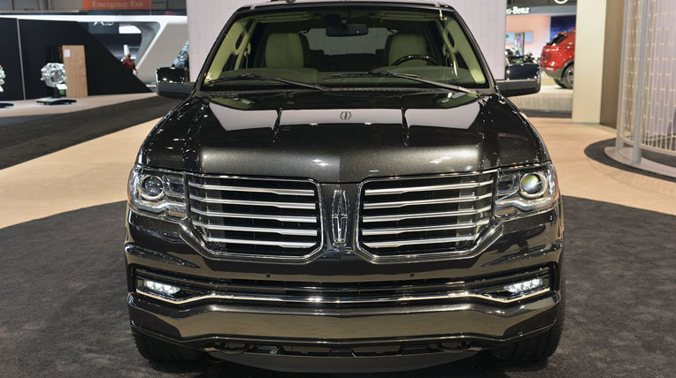 06-2015-lincoln-navigator-chicago-1.jpg