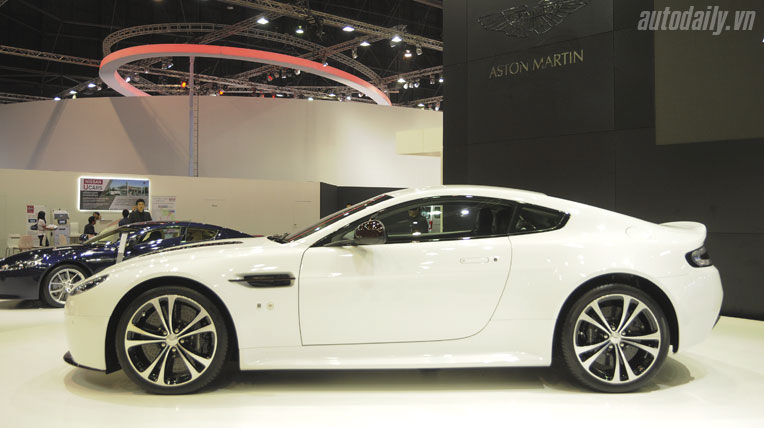 Aston-Martin-V12-Vantage-S-Bangkok-Motor-Show-2014%20(12).jpg