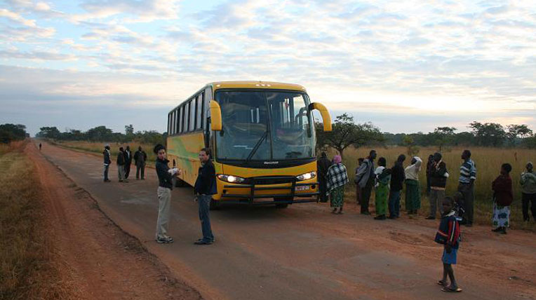 Đi xe khách đường dài ở châu Phi