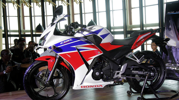 Honda CBR250R đèn pha đôi chính thức trình làng