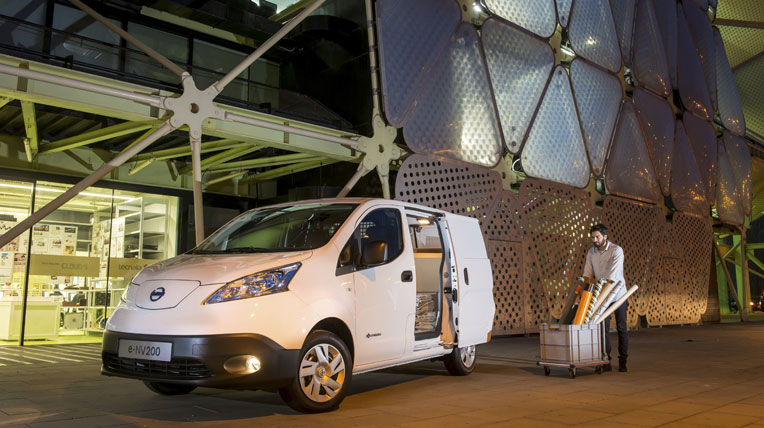 Nissan bắt đầu sản xuất xe điện toàn cầu e-NV200