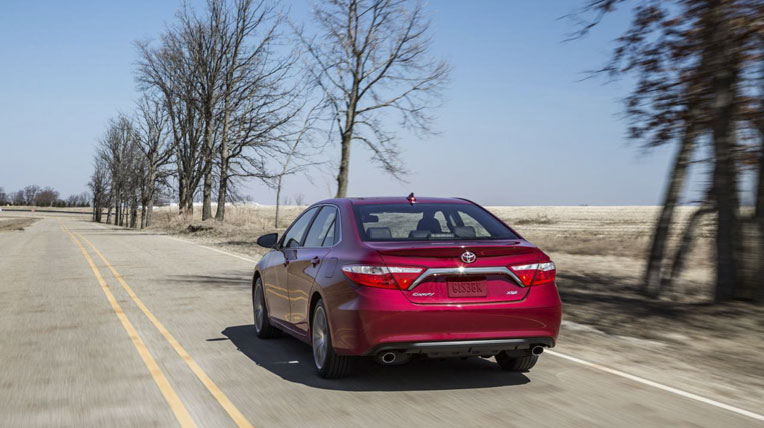 toyota-camry-2015%20(4).jpg