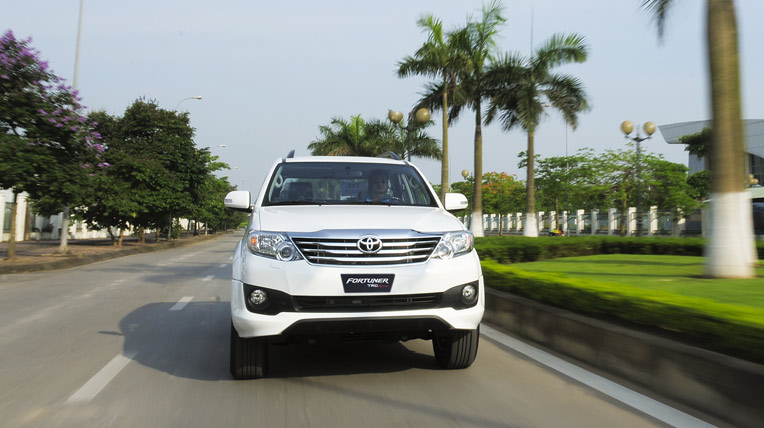 Toyota-Fortuner-TRD-(33)-1.jpg