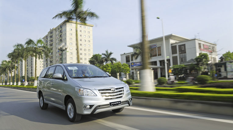 Toyota-Innova-2014-(24)-2.jpg