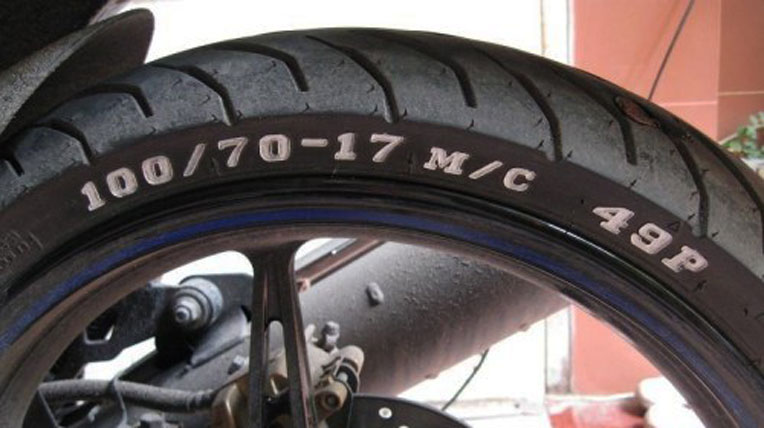 Ký hiệu trên lốp xe máy nói lên điều gì?