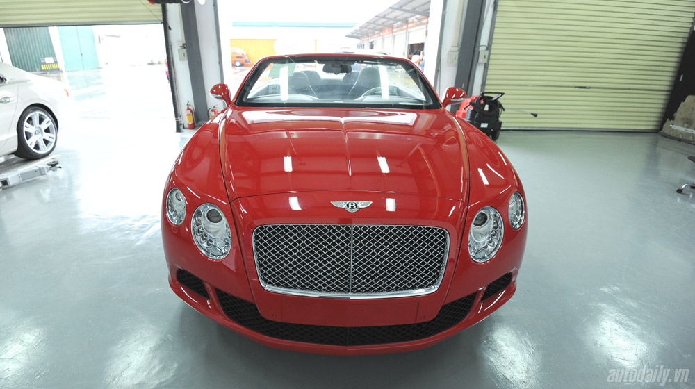 Benltey-Continental-GT-Convertible-2013%20(1).jpg