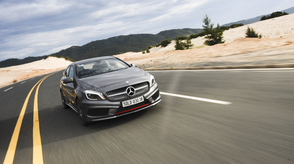 Mercedes-Benz A250 AMG: Xe hatchback “siêu tốc”