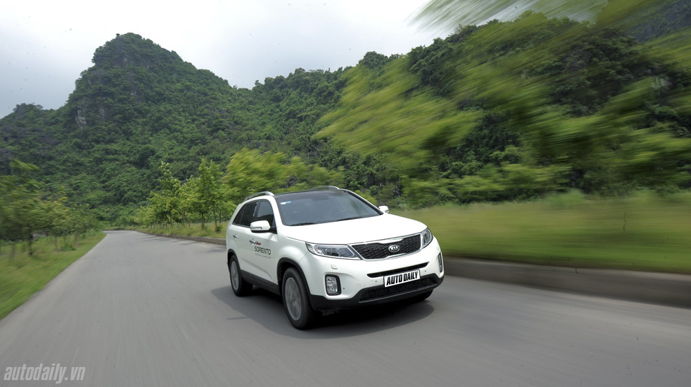 Kia-Sorento-2014%20(29).jpg