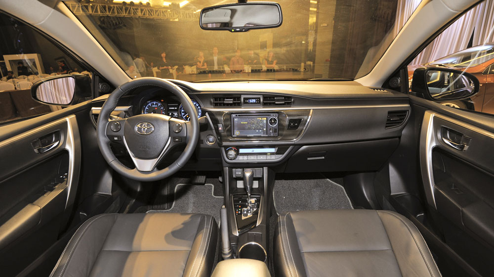 toyota-corolla-altis-2014-(75).jpg