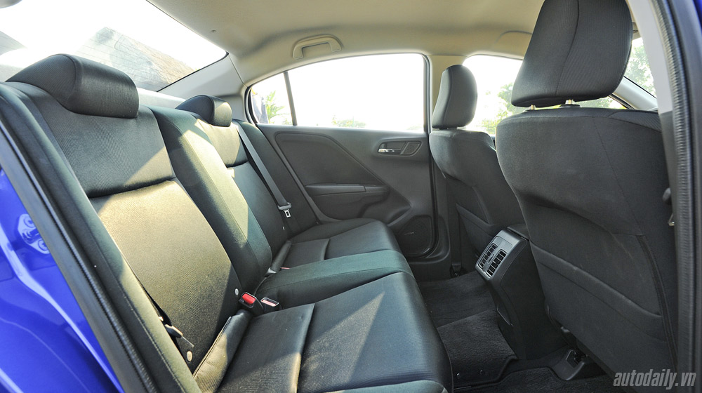 honda-city-2014%20(60).jpg
