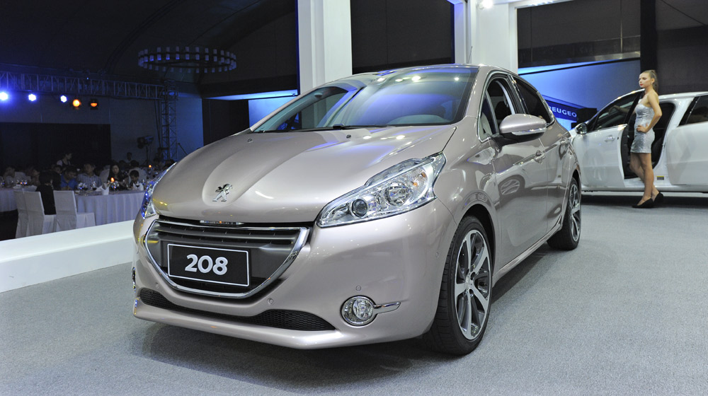  Primer plano del Peugeot recién lanzado en Vietnam