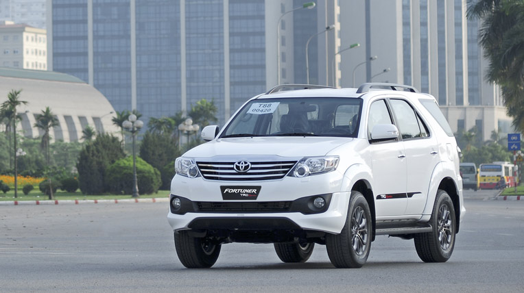 Toyota-Fortuner-TRD-(1).jpg