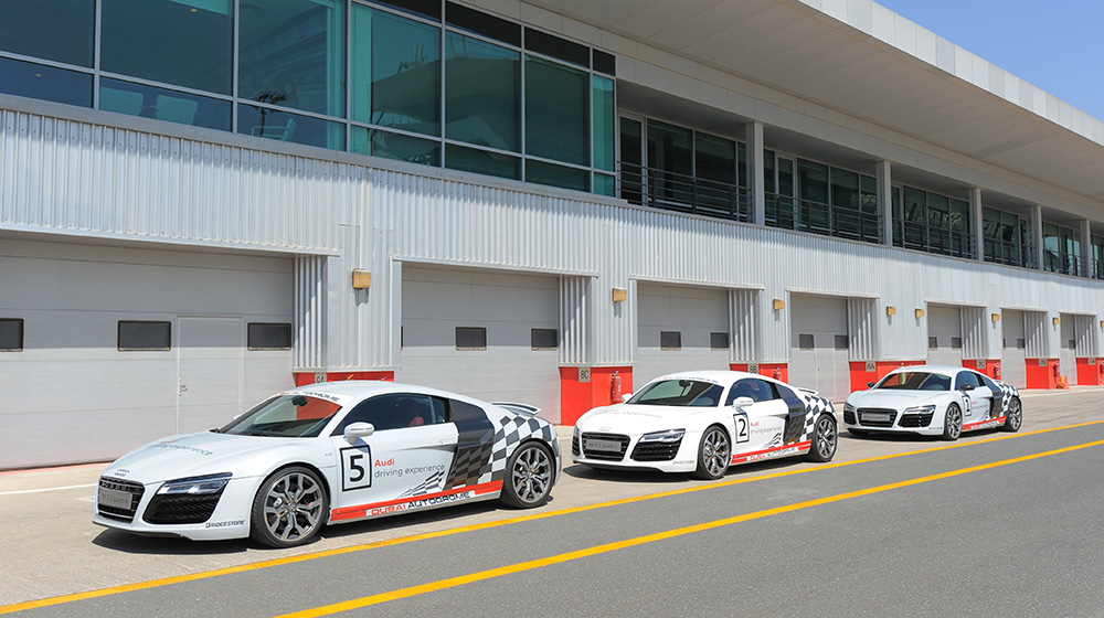 Trải nghiệm đường đua F1 cùng siêu xe Audi R8