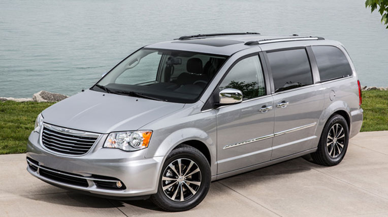 2015-chrysler-town-and-country.jpg