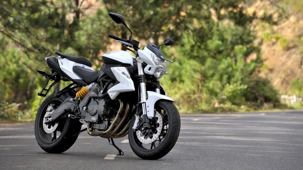 GT%20benelli%20bn600i%2014.JPG