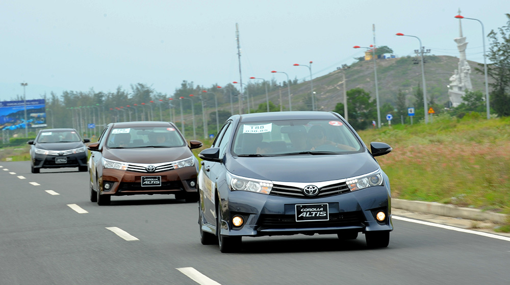 Corolla-Altis-2014-1-1.jpg