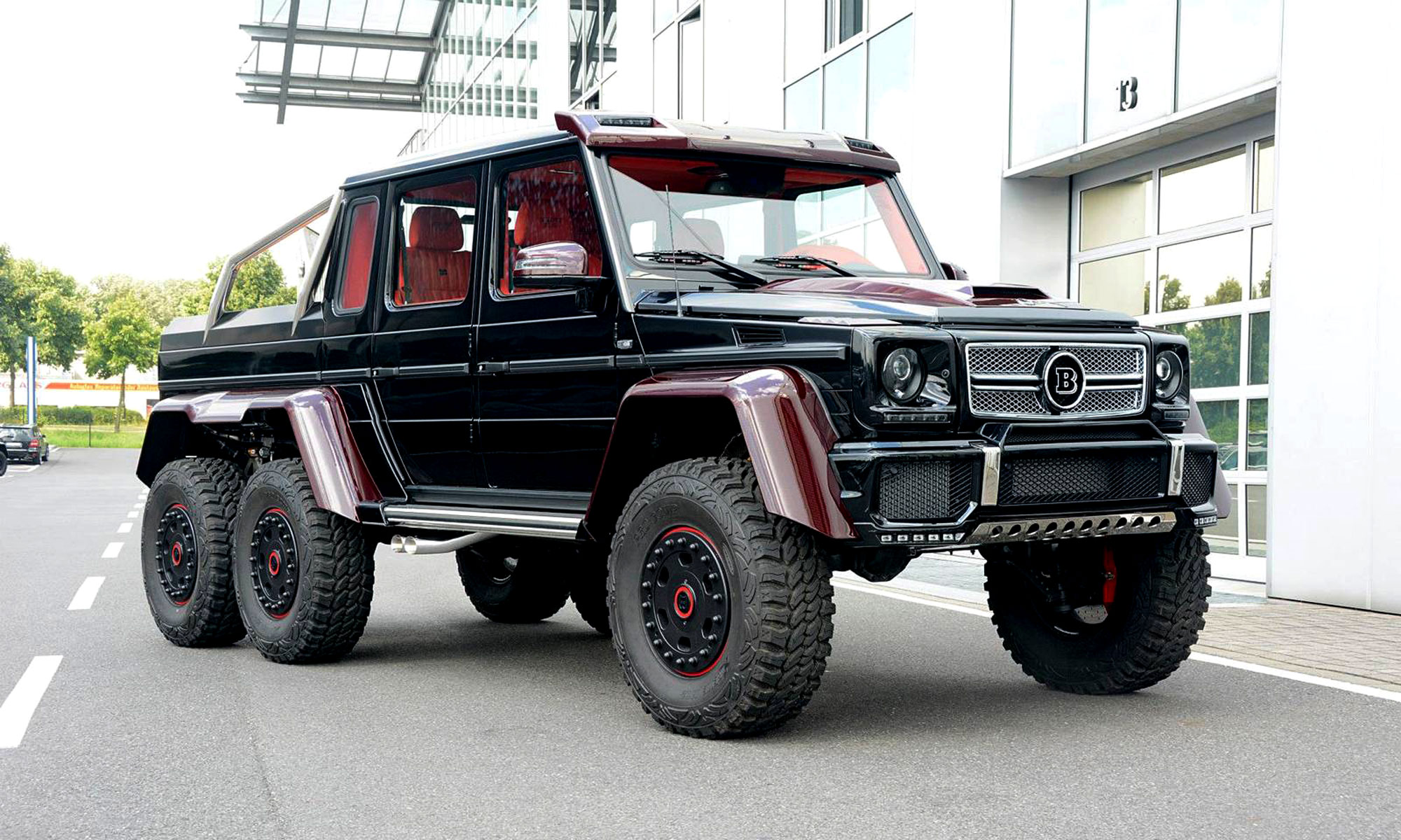 brabus-700-6x6-1.jpg