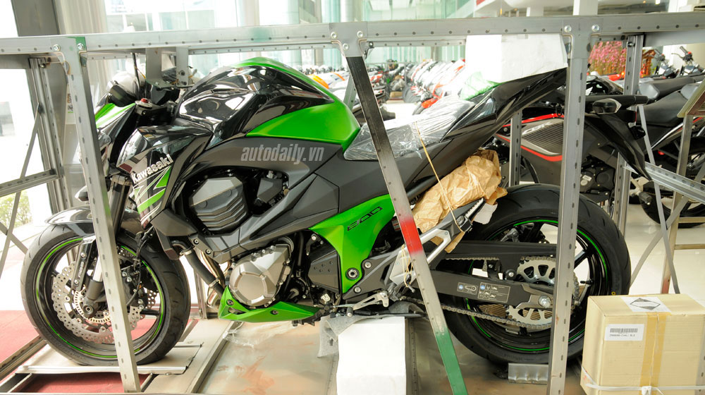 kawasaki-z800-ABS-2015-(13).jpg