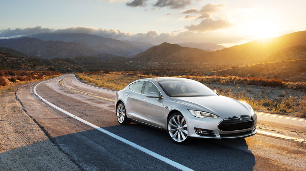 2014-tesla-model-s-front-three-quarters-02.jpg