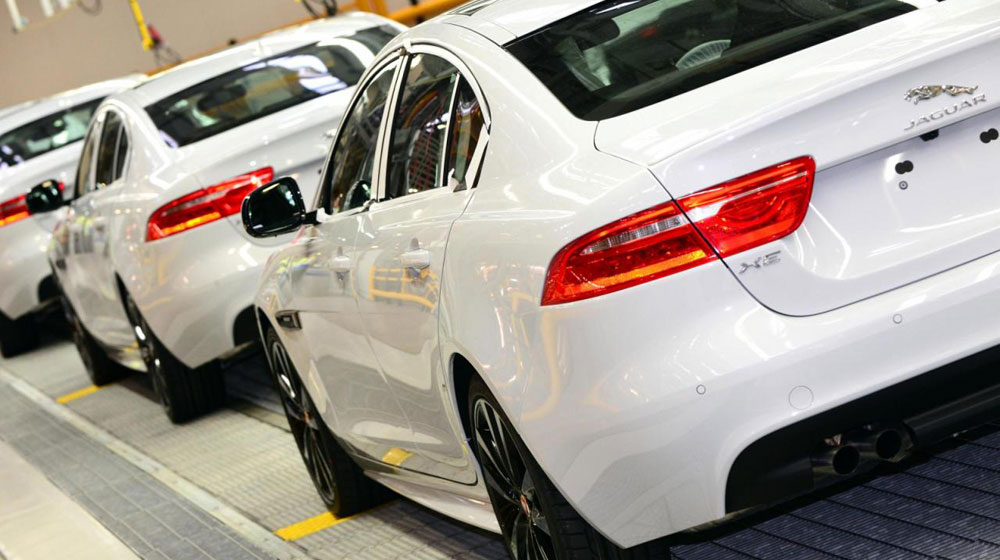 Đối thủ mới của BMW 3-Series bắt đầu đi vào sản xuất