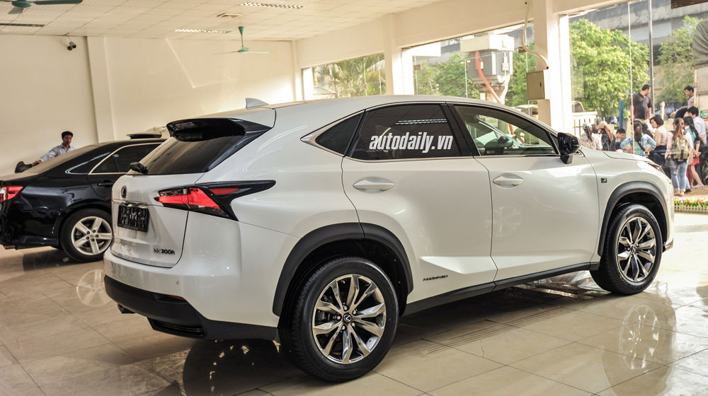 Lexus%20NX300h%203.jpg