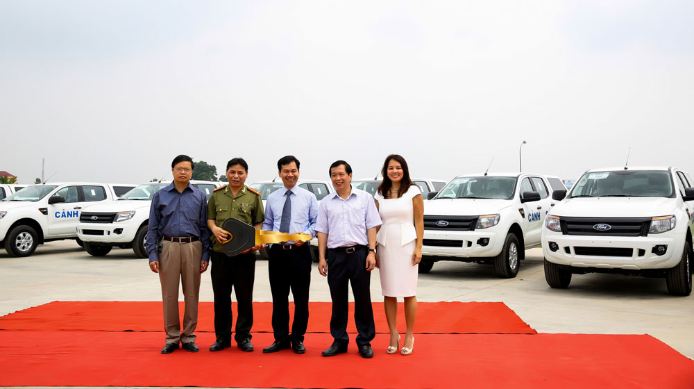 Ban_giao_Ford_Ranger_Bo_CA_2015_5.jpg