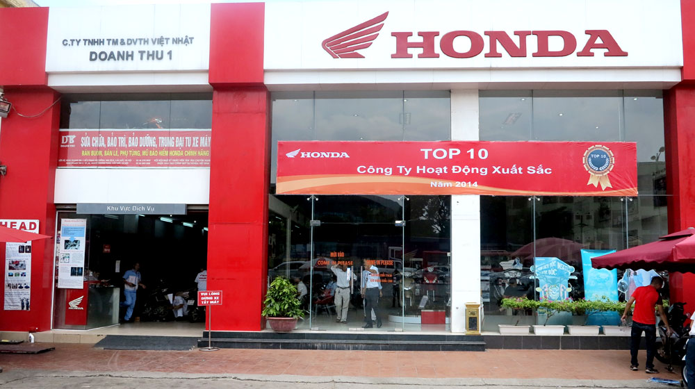 Nhận giải Top 10 Công ty xuất sắc nhất, Honda Doanh Thu tri ân khách hàng