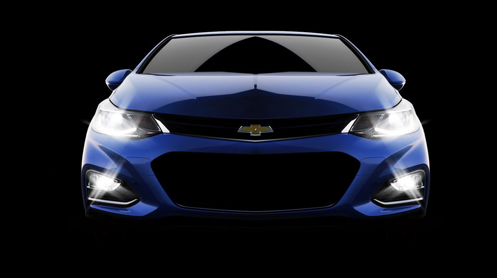 Chevrolet Cruze 2016 trang bị 10 túi khí, tiêu thụ 6,7 lít/100km