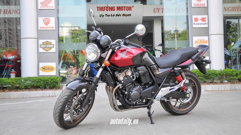 Honda_CB400_Super_Four_2015%20(1).jpg