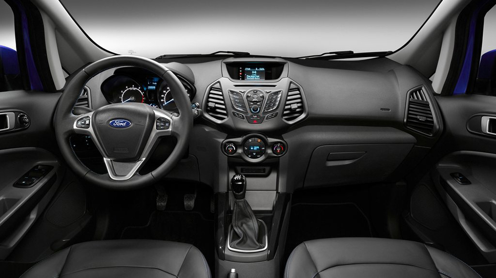 Ford_EcoSport_va_Hyundai_i20_Active (15).jpg