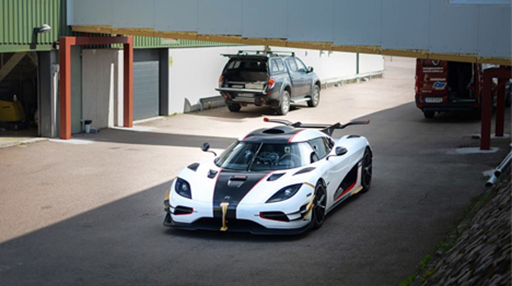 koenigsegg-one-1-1-6816-1437126789.jpg