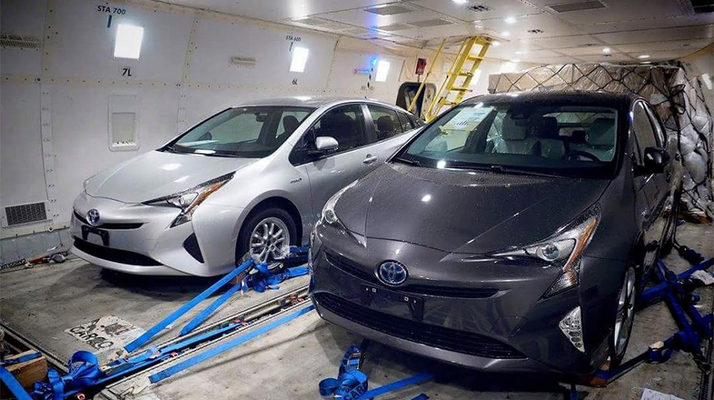 Toyota Prius 2016 lộ ảnh không ngụy trang trước ngày ra mắt