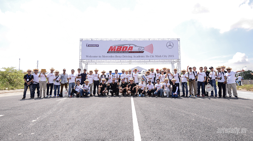 mercedes-driving-academy-2015%20(12).jpg