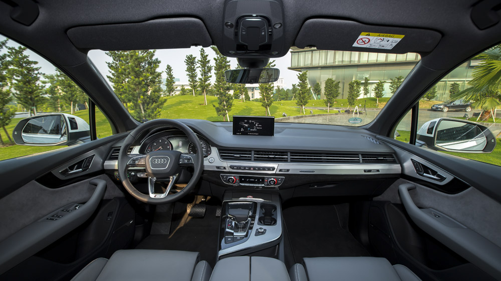 Audi-Q7-(6).jpg