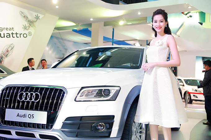 Hoa hậu Đặng Thu Thảo quyến rũ bên xe sang Audi
