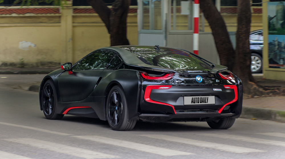 BMW%20i8%20%C4%91en%20m%E1%BB%9D%20(1).jpg