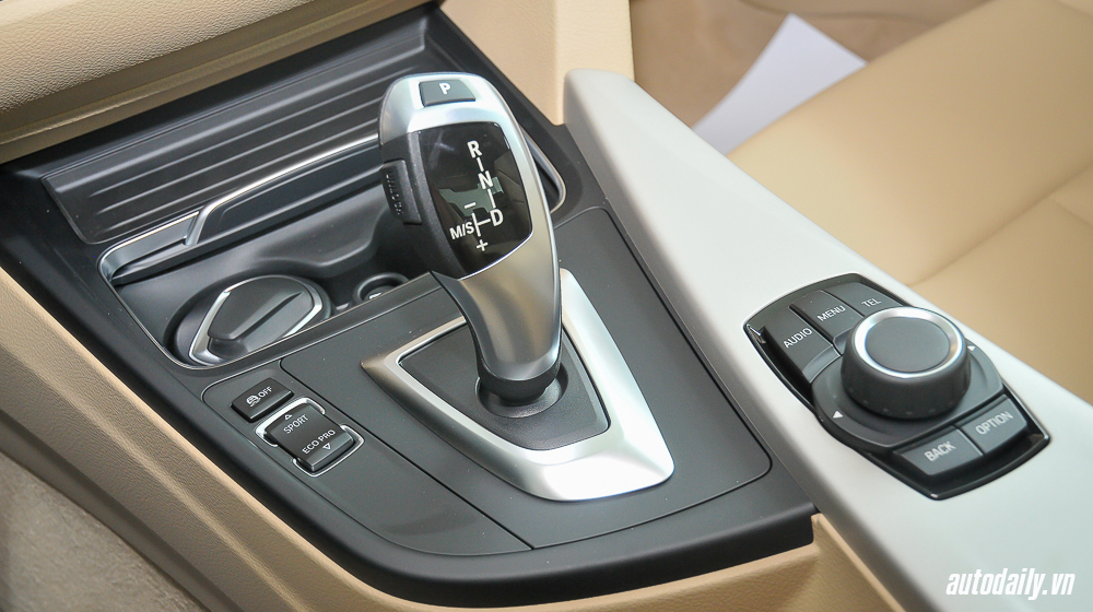 Ảnh chi tiết BMW 320i 2016 tại Việt Nam BMW 3-Series 2016 (15).jpg