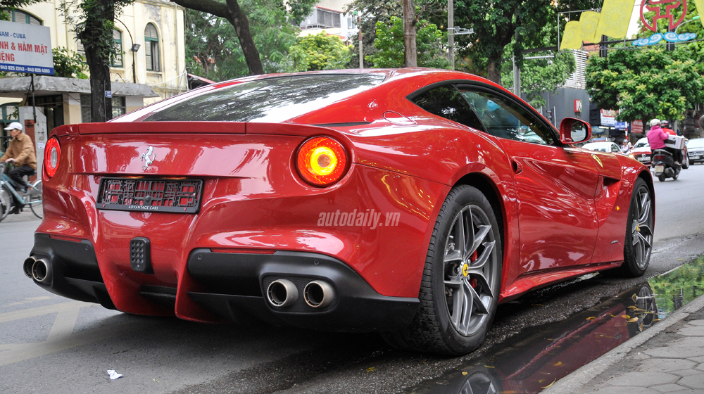 Ferrari%20F12%20%20Berlinetta%20(9).jpg