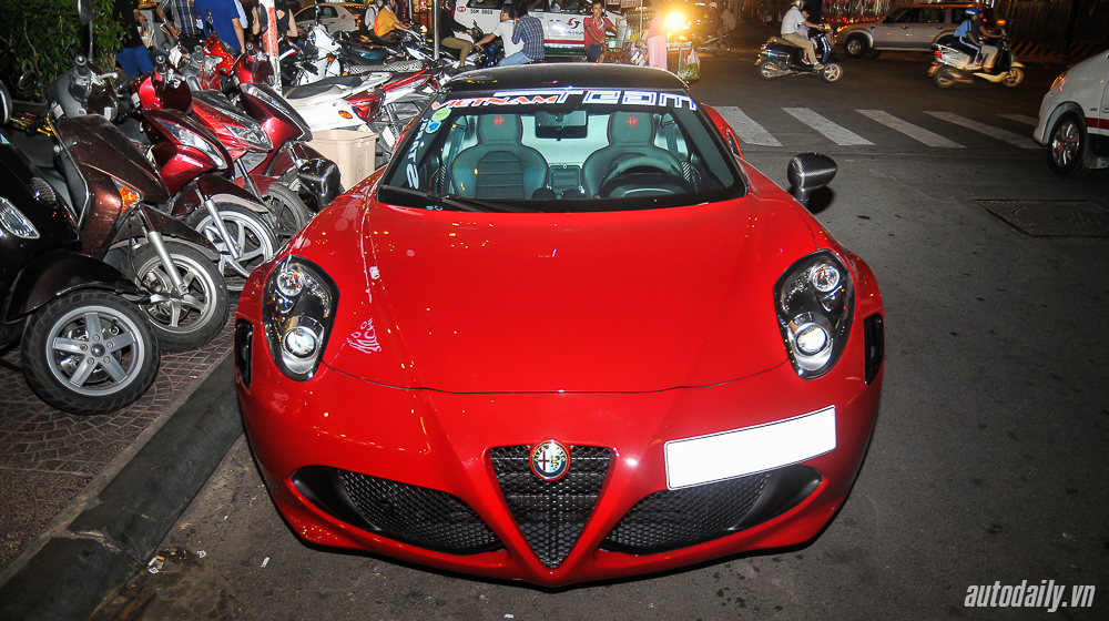 Alfa_Romeo_4c%20(12).jpg