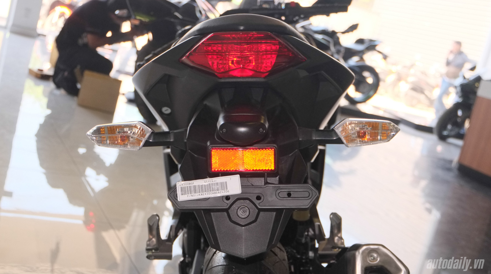 Chi tiết Kawasaki Ninja 300 ABS 2016 đầu tiên về Việt Nam Kawasaki_Ninja_300_ABS_2016 (14).jpg