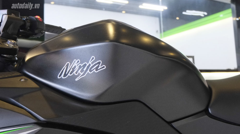 Chi tiết Kawasaki Ninja 300 ABS 2016 đầu tiên về Việt Nam Kawasaki_Ninja_300_ABS_2016 (19).jpg