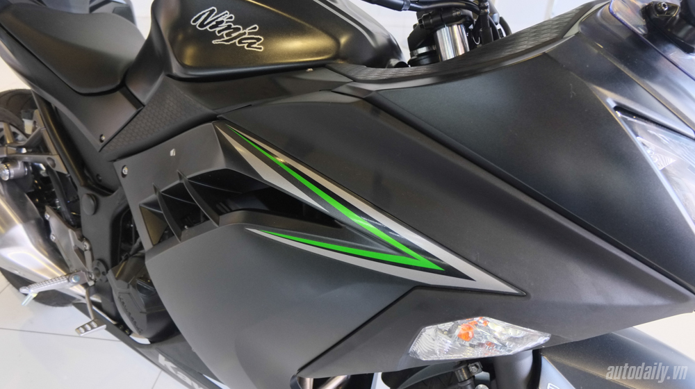 Chi tiết Kawasaki Ninja 300 ABS 2016 đầu tiên về Việt Nam Kawasaki_Ninja_300_ABS_2016 (20).jpg