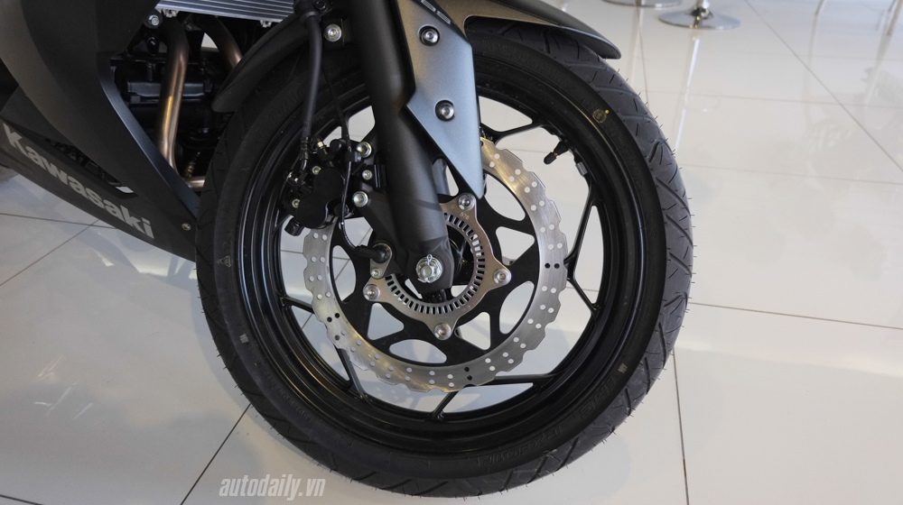 Chi tiết Kawasaki Ninja 300 ABS 2016 đầu tiên về Việt Nam Kawasaki_Ninja_300_ABS_2016 (5).jpg