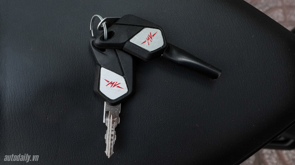 Xem chi tiết MV Agusta Dragster 800RR 2015 MV_Agusta_Dragster_800RR_2015 (26)-1.jpg