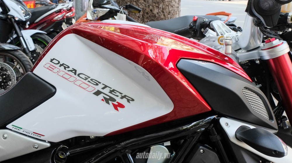 Xem chi tiết MV Agusta Dragster 800RR 2015 MV_Agusta_Dragster_800RR_2015 (9).jpg