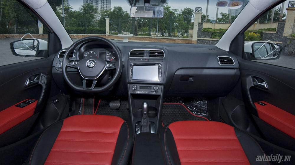 Volkswagen-Polo-Sedan-Test-Drive%20%2830%29.jpg