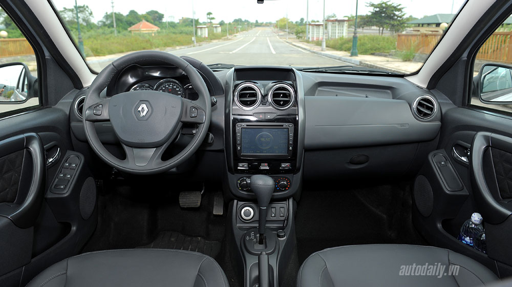 renault-duster-interior-(3).jpg