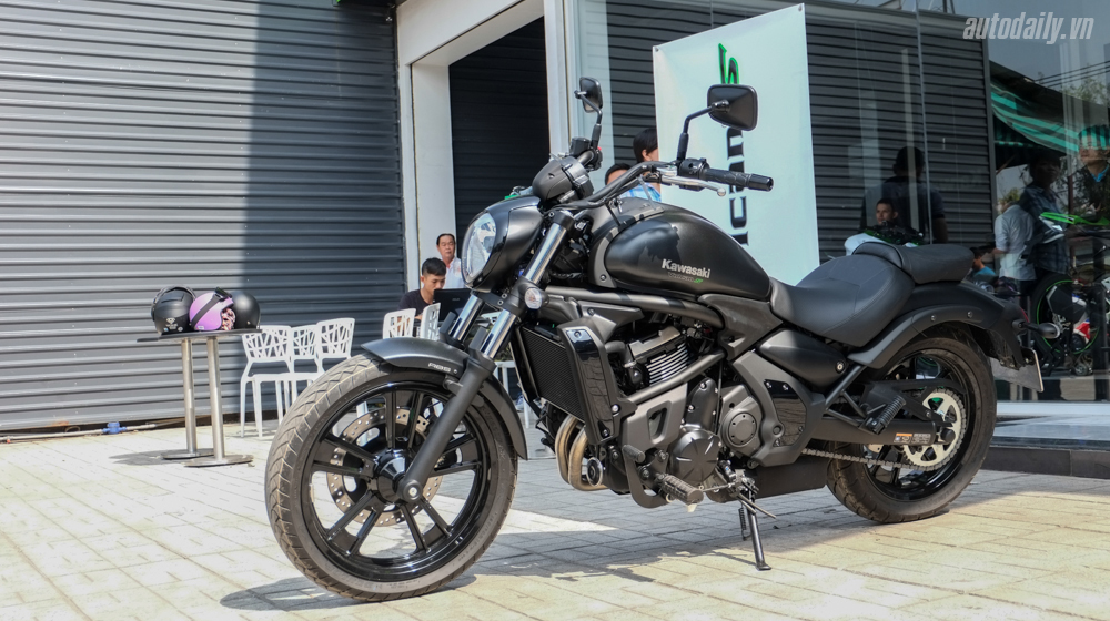 Kawasaki_Versys650ABS_VulcanSABS%20(1).jpg