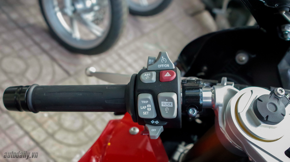 Chi tiết siêu phẩm BMW S1000RR 2016 tại Việt Nam BMW S1000RR 2016 (20).jpg